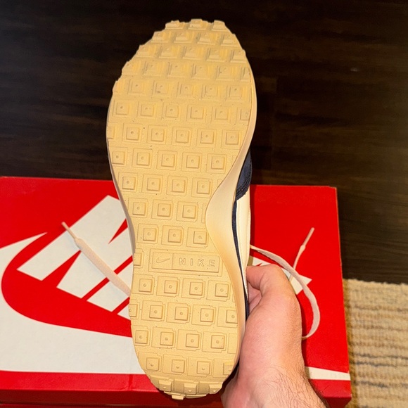 Nike Navy and White waffle Sneakers (8M 9.5W) SHIPS SECOND WEEK OF JAN - Picture 5 of 7